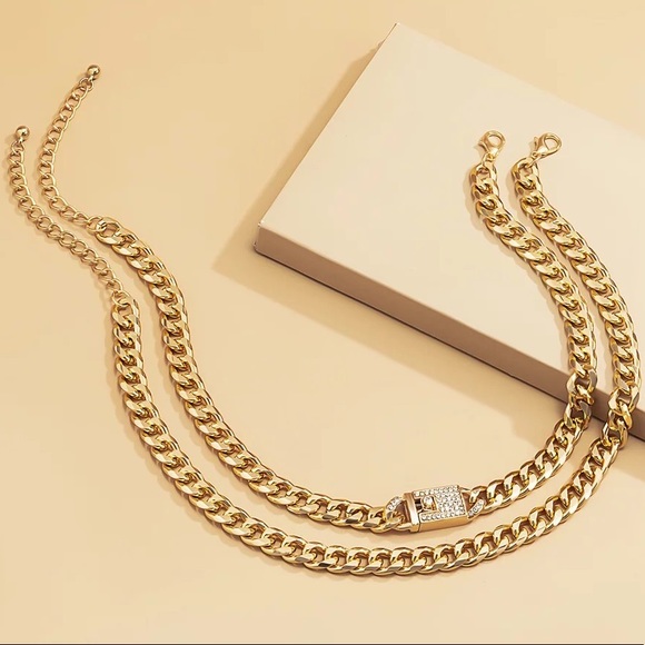🆕 Gold Chain Lock Rhinestone Necklace Set - Picture 3 of 7
